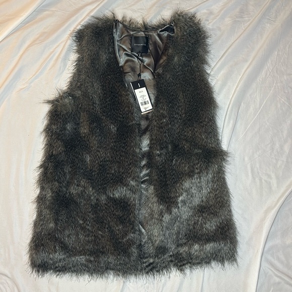 NWT - dynamite faux fur vest size XS-S - Picture 1 of 5